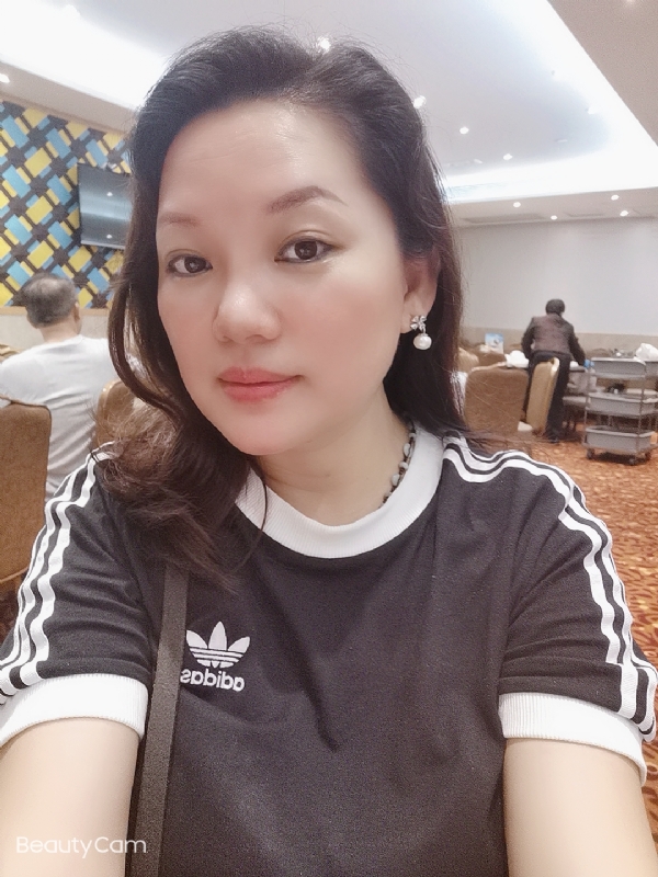 Amy的第一张照片--香港认干亲服务网